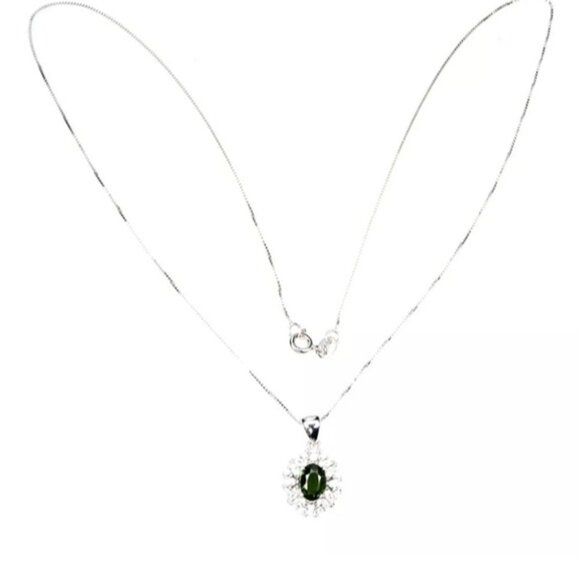 925 Sterling Silver Necklace 18" With Natural Chrome Diopside 7x5mm Gem - Picture 3 of 3